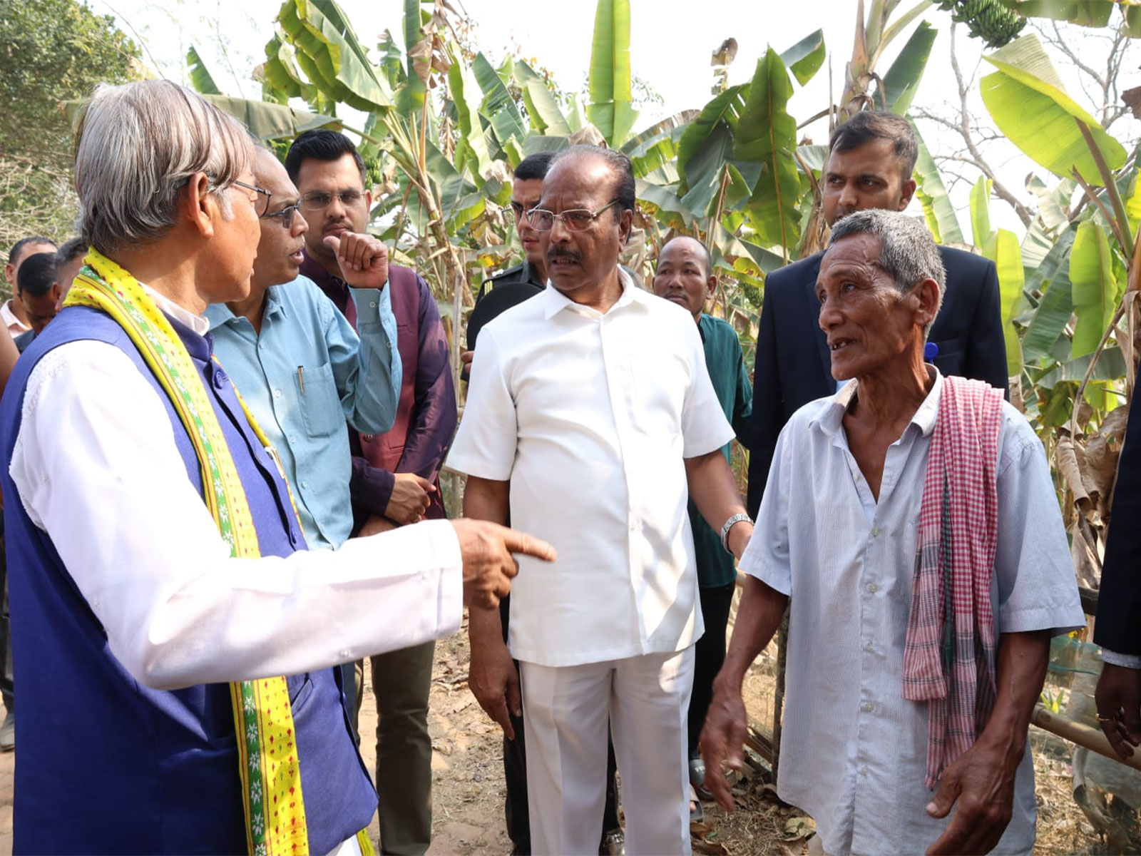 Tripura Governor Indrasena Reddy interacting with farmers (Photo/ANI)