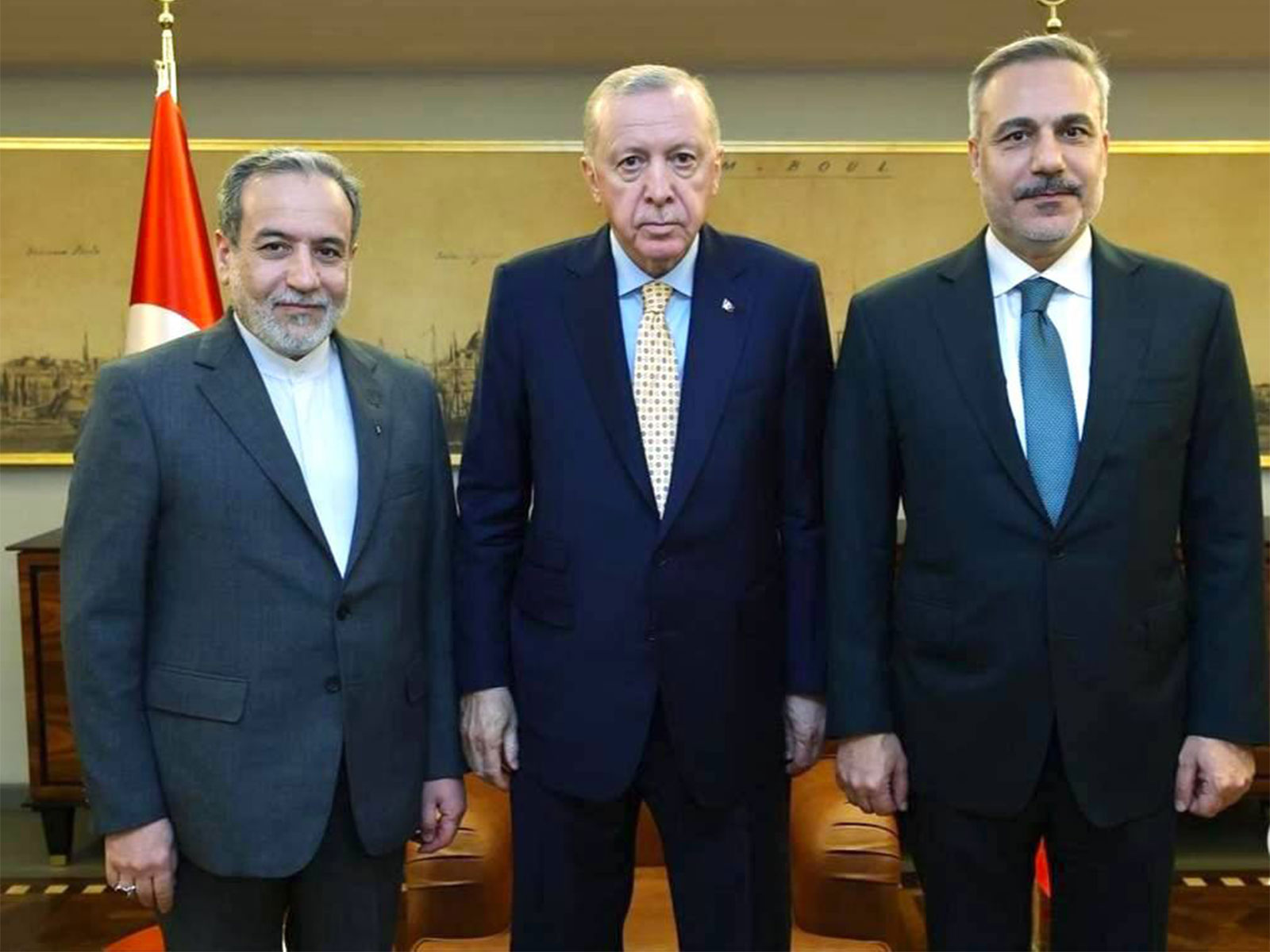 Iran's Foreign Minister Seyed Abbas Araghchi with Turkish President Recep Tayyip Erdogan and Foreign Minister Hakan Fidan (Photo: X@araghchi)