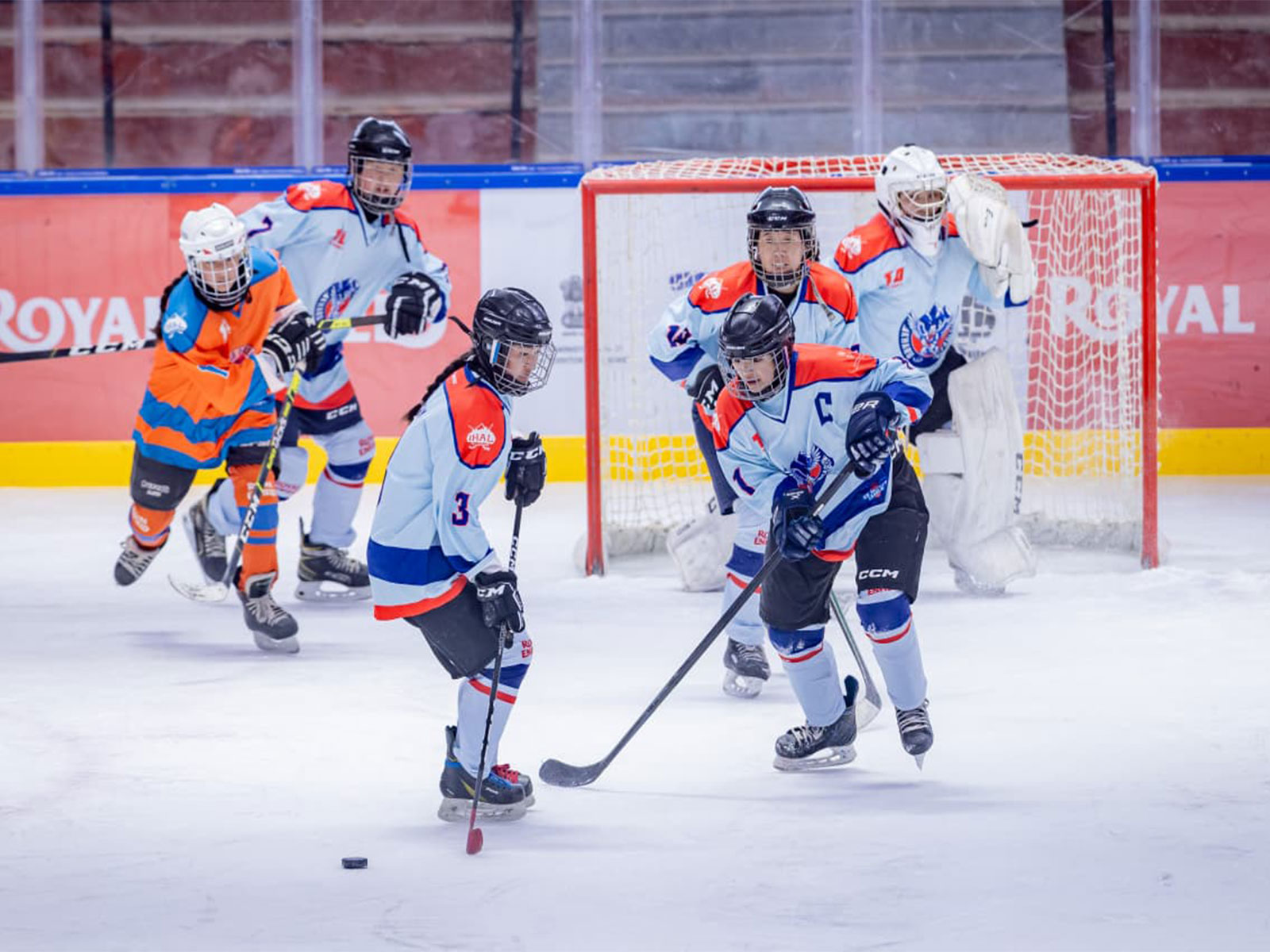 Ice Hockey Players in action. (Photo: Ice Hockey League)