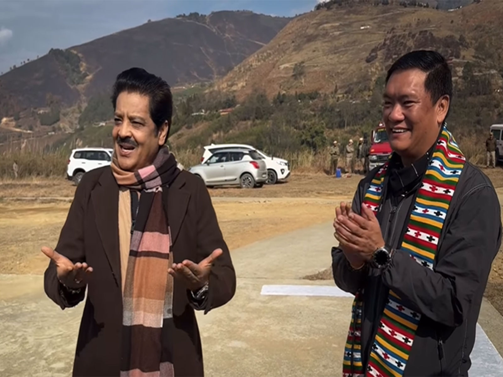 Udit Narayan, Arunachal Pradesh Chief Minister Pema Khandu (Photo: Instagram/ @pemakhandu_bjp)