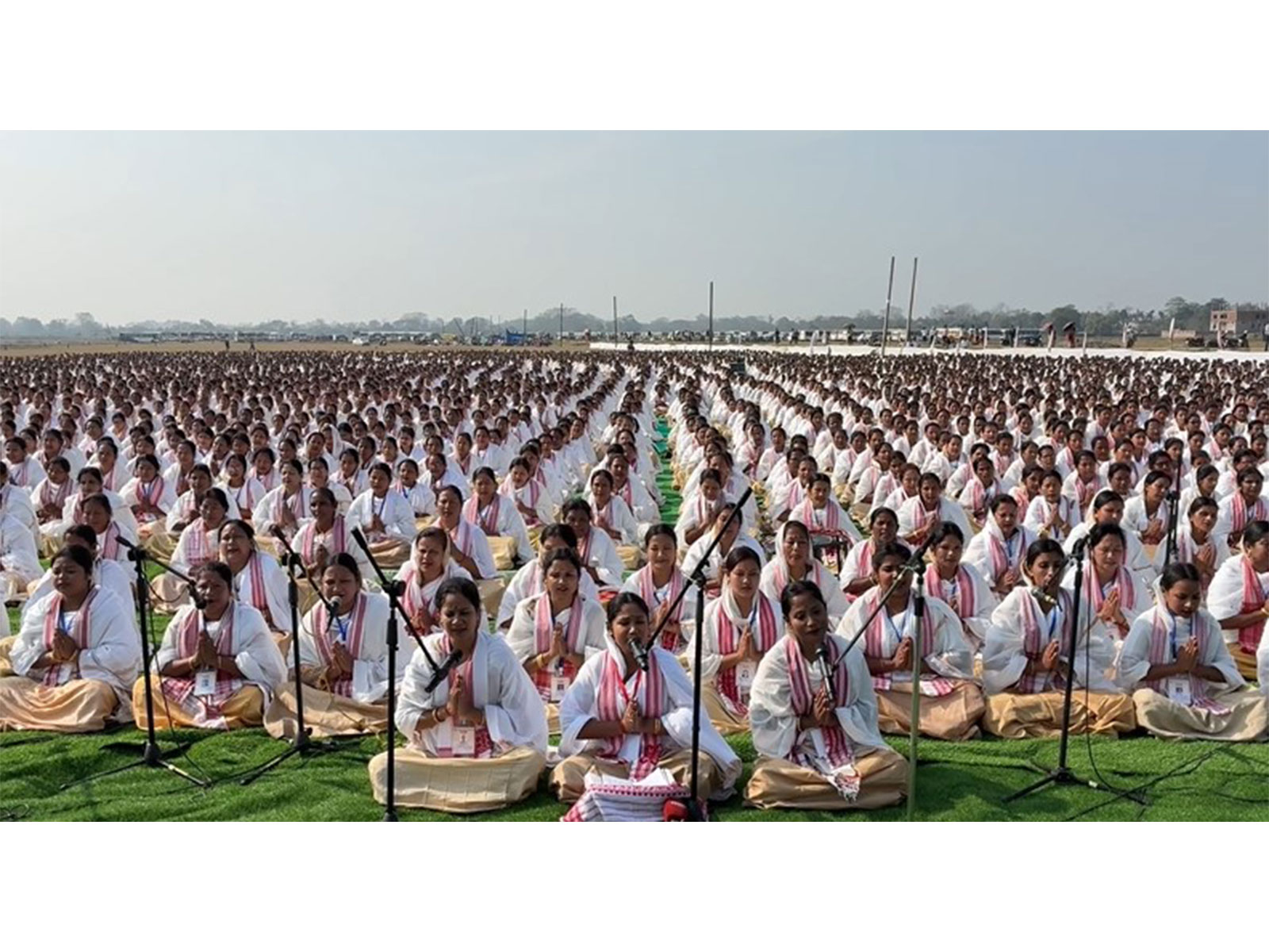 15,555 women set world record with Assamese Dihanam at Jerenga Pathar (Photo/ANI) 