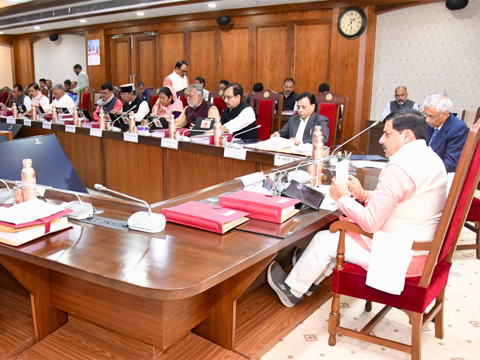 MP CM Mohan Yadav is chairing the cabinet meeting (Photo/DPR)