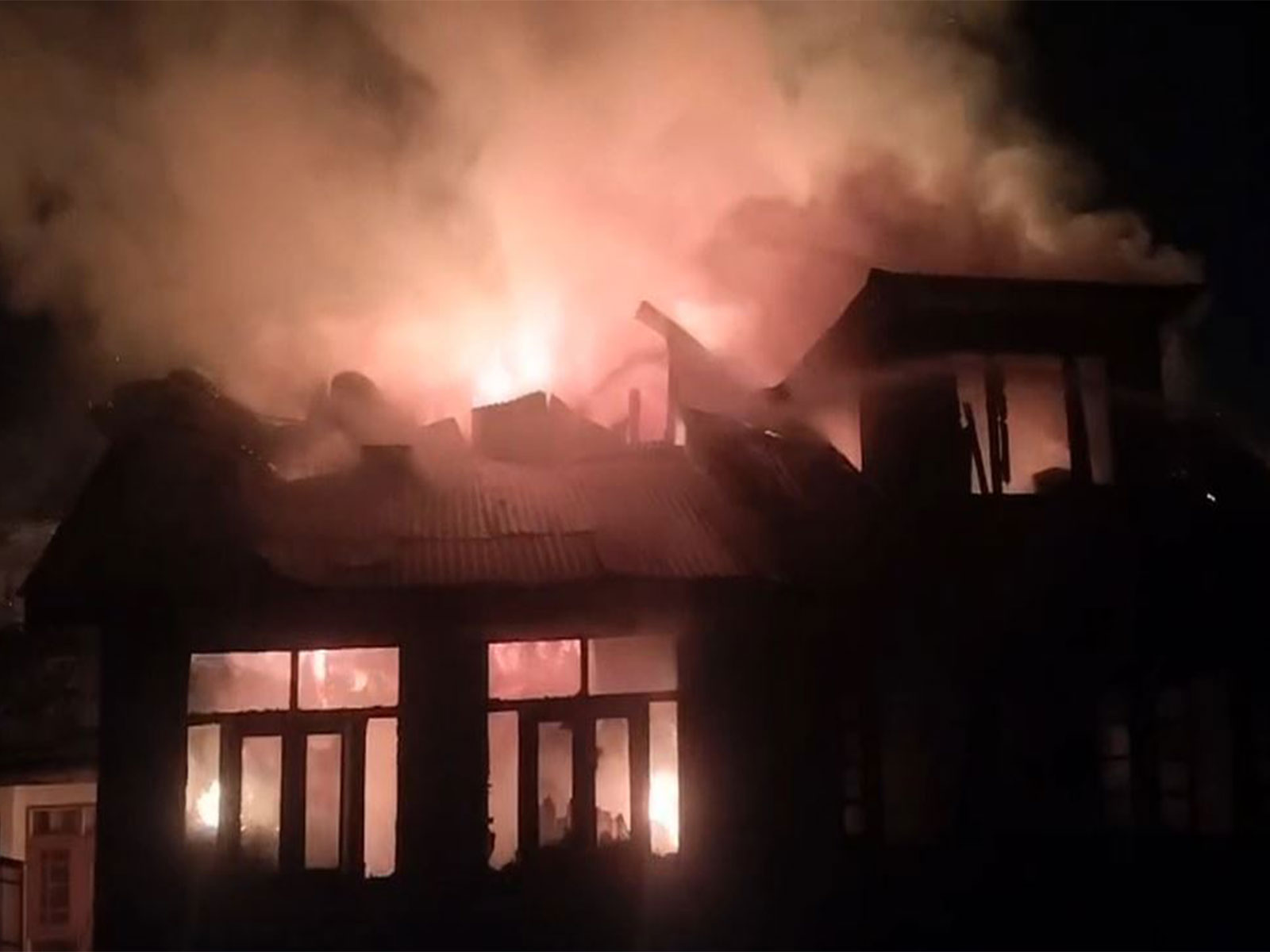 The fire broke out in the Nowhatta area of Srinagar on Thursday night (Photo/ANI)