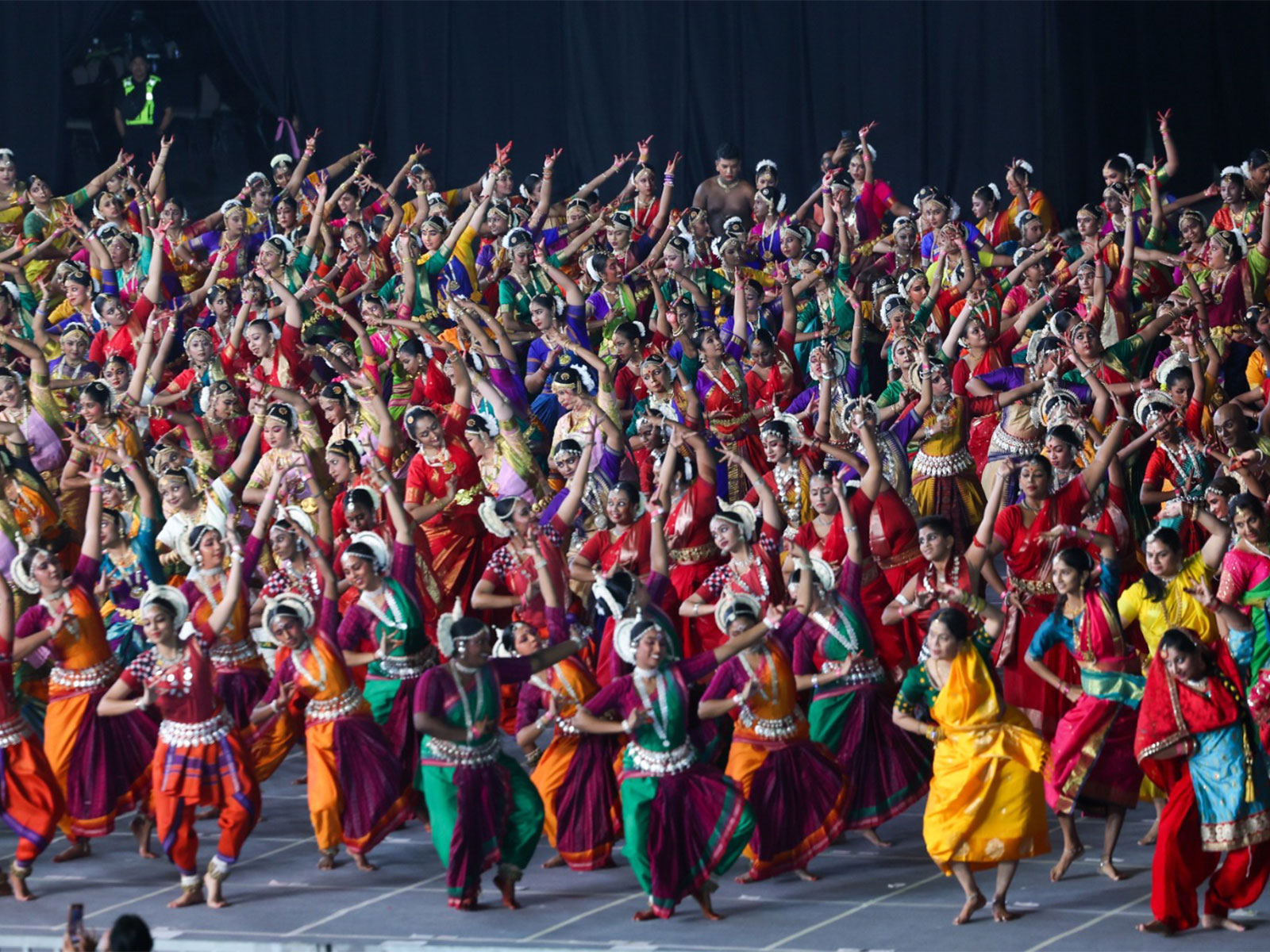 NSCBICC stuns with record-setting Indian dance for PM Modi (Photo/X@narendramodi)