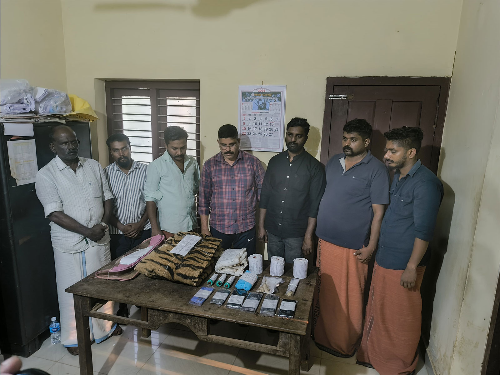 Seven-member gang arrested for attempting to sell tiger skin, claws, and teeth in Kannur (Photo/DFO Kannur)