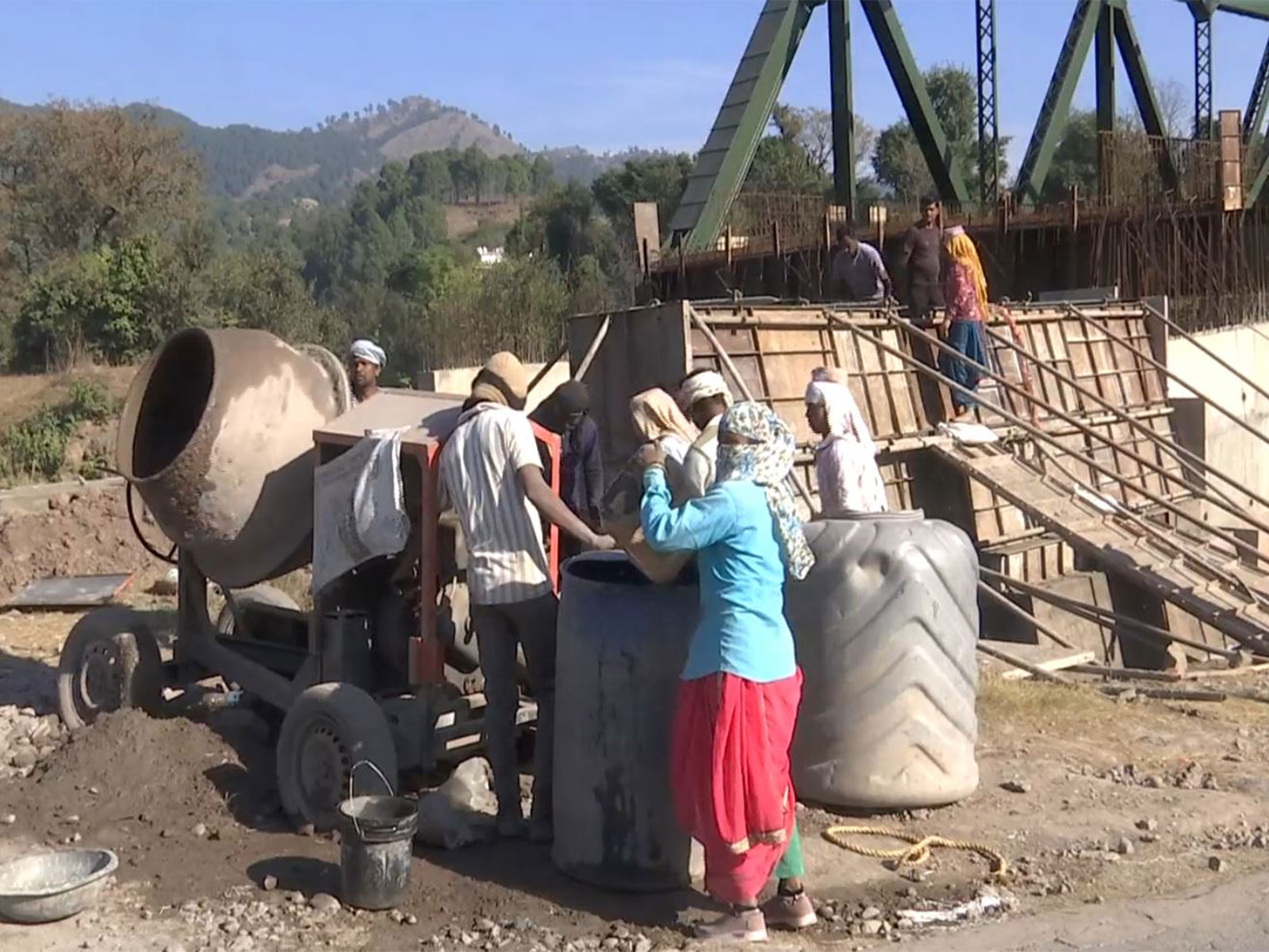 BRO carries out road construction in Qila Dharhal-Rajouri (Photo/ANI)