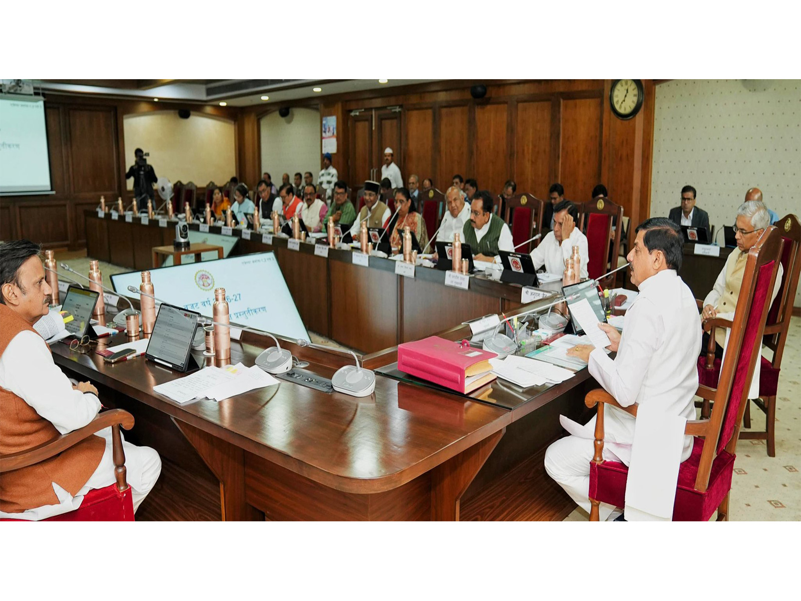 MP CM Mohan Yadav is chairing the cabinet meeting (Photo / X @DrMohanYadav51)