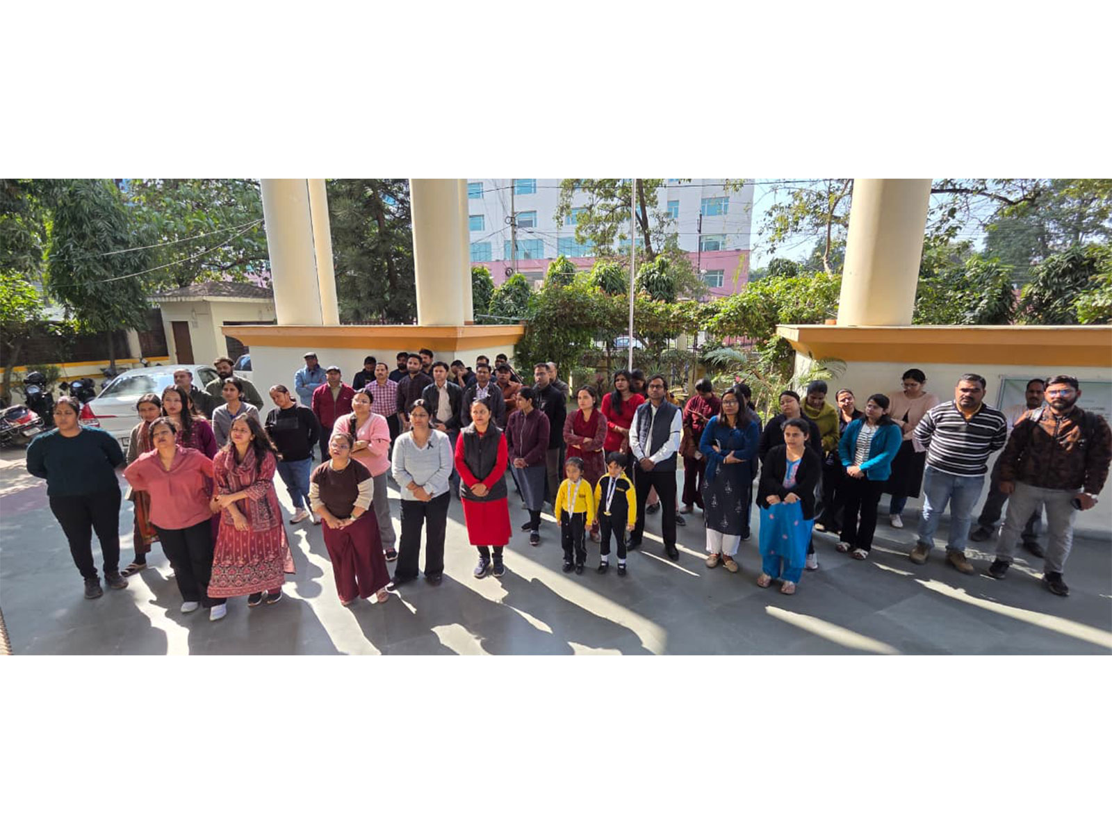 FCI Employees launch 'Black fortnight' protest in Lucknow (Photo/ANI)