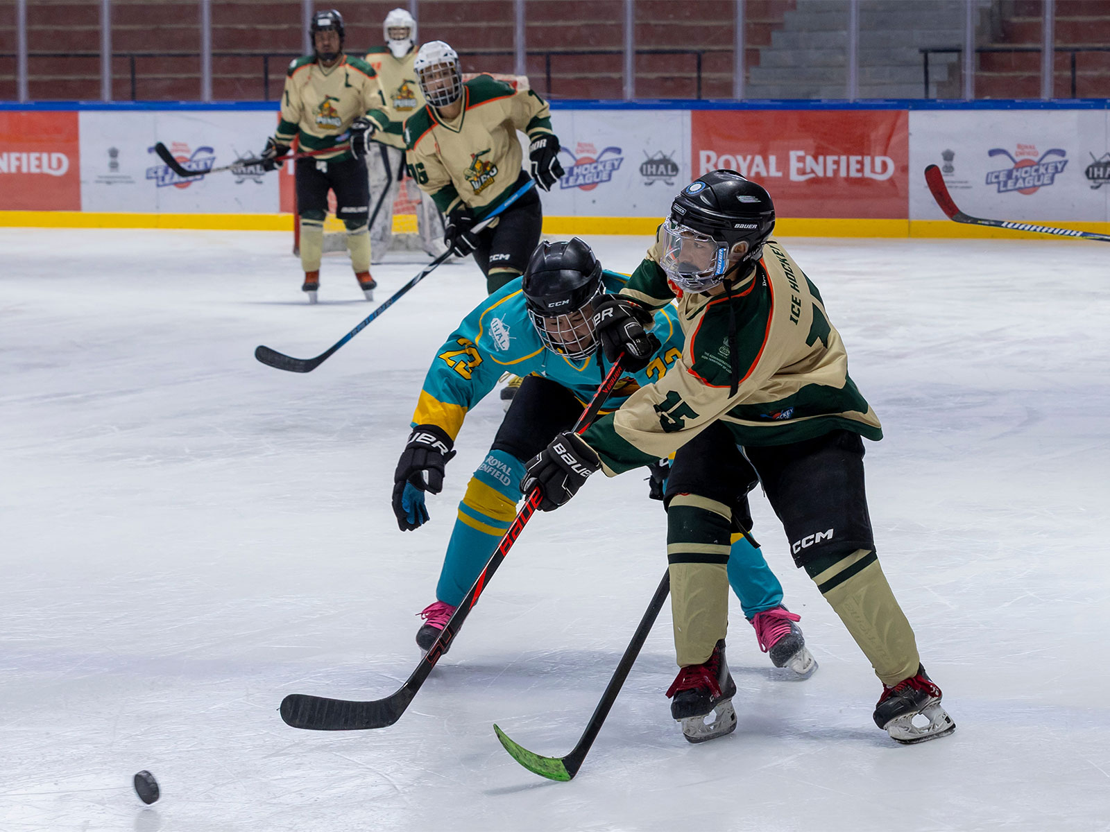 Purig Warriors and Sham Wolves. (Photo: Ice Hockey League)