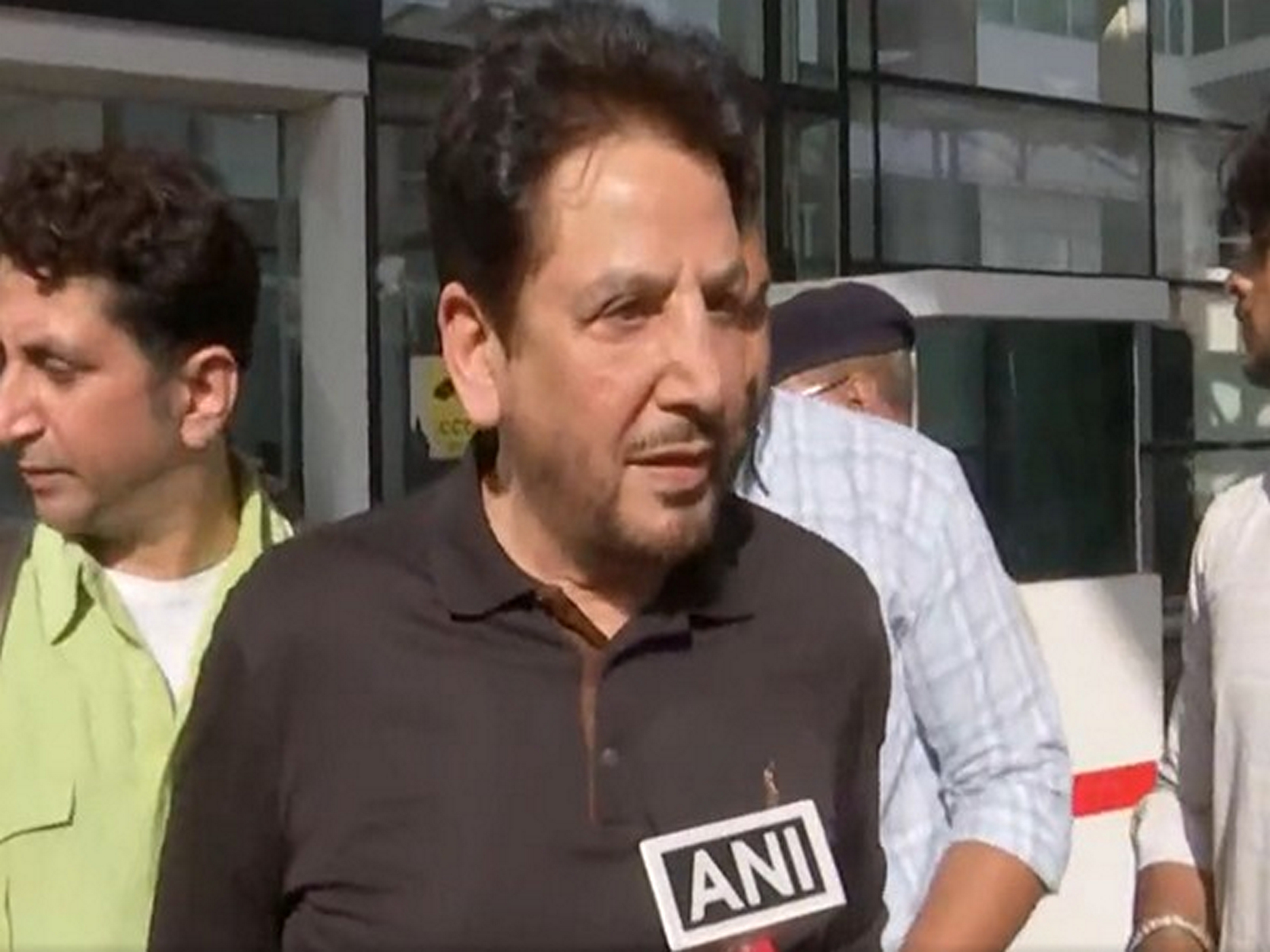Singer Gurdas Maan (Image source: ANI)
