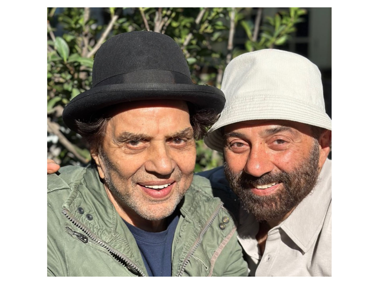 Dharmendra and Sunny Deol (Image Source: Instagram/@iamsunnydeol)