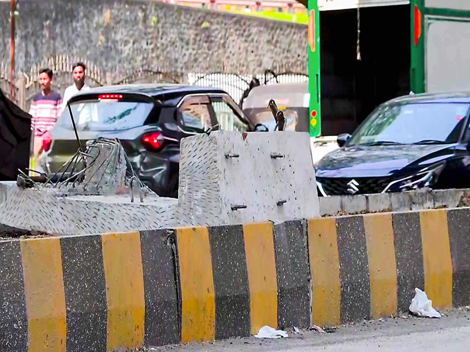 Cement Metro Pillar Collapses on Rickshaw in Mumbai's Mulund. (Photo/ANI)