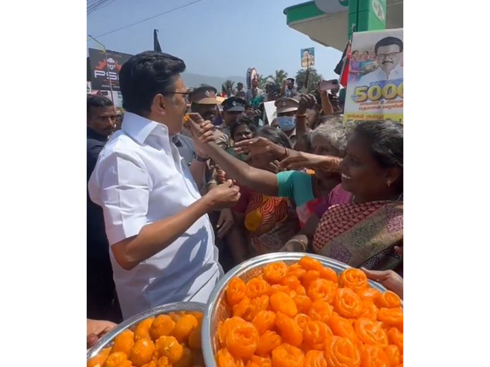 Tamil Nadu CM MK Stalin recieves warm welcome from locals of Tirupattur (Photo/X/@mkstalin)