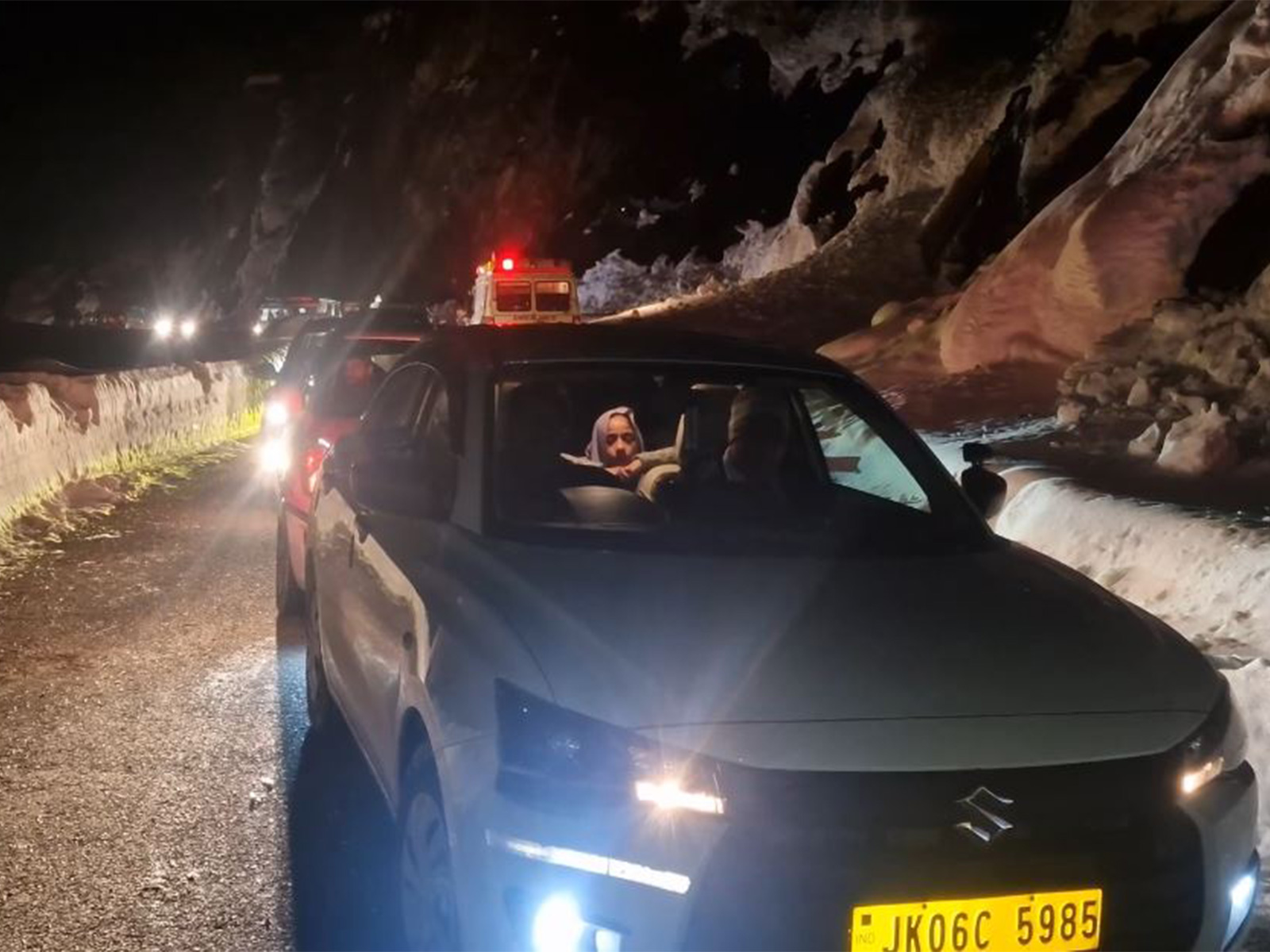 Avalanche Blocks Bhaderwah-Pathankot Road (Photo/ANI)