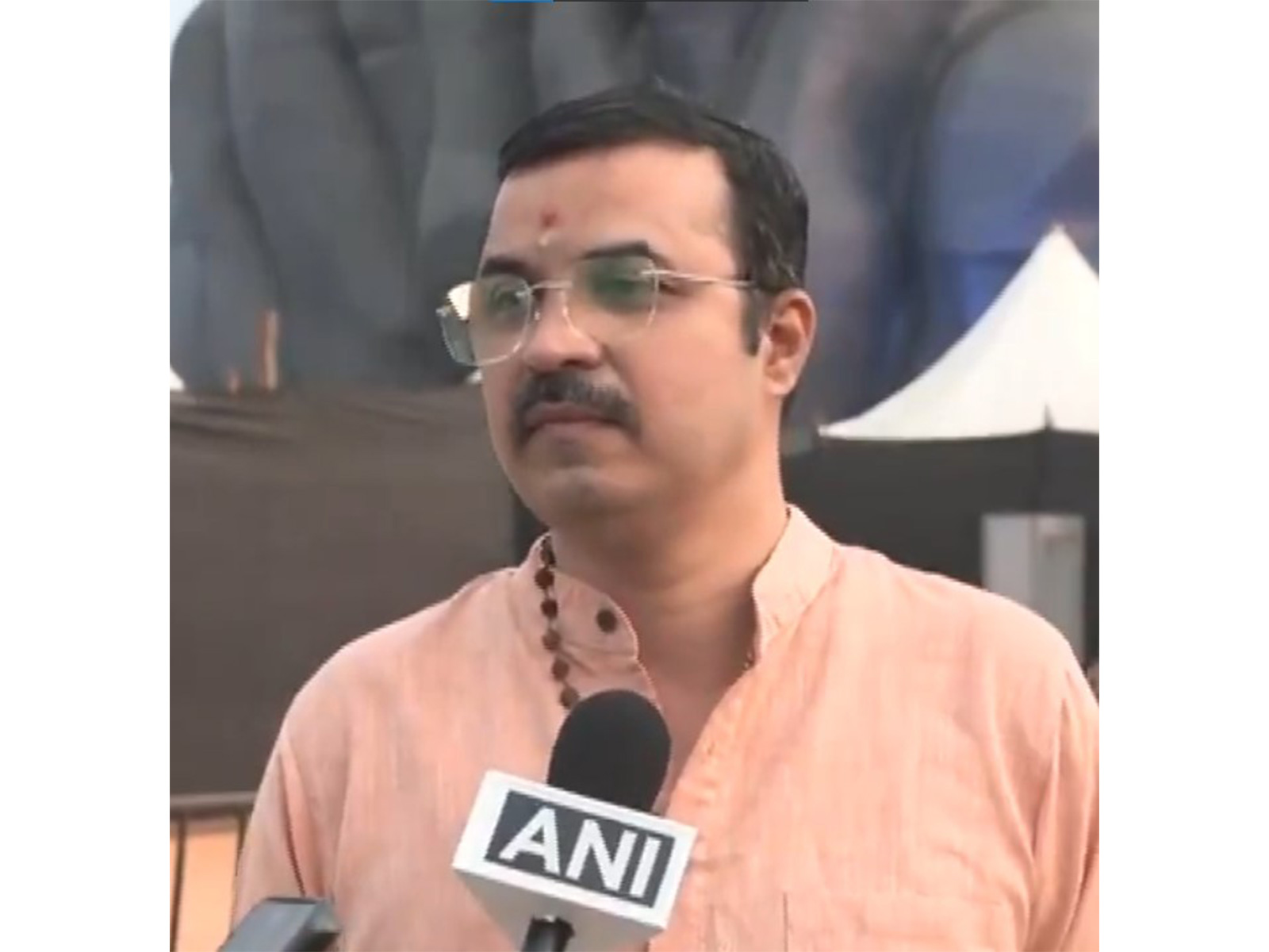 AIADMK leader Kovai Sathyan (Photo: ANI)