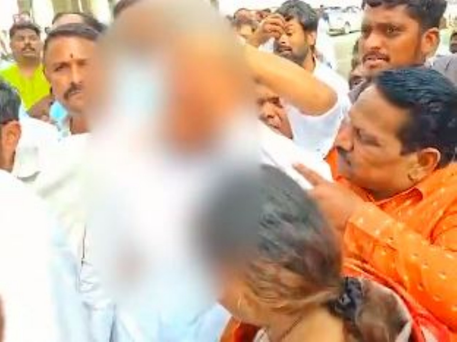 Several injured after a stone pelting incident took place between Congress and BJP (Photo/ANI)