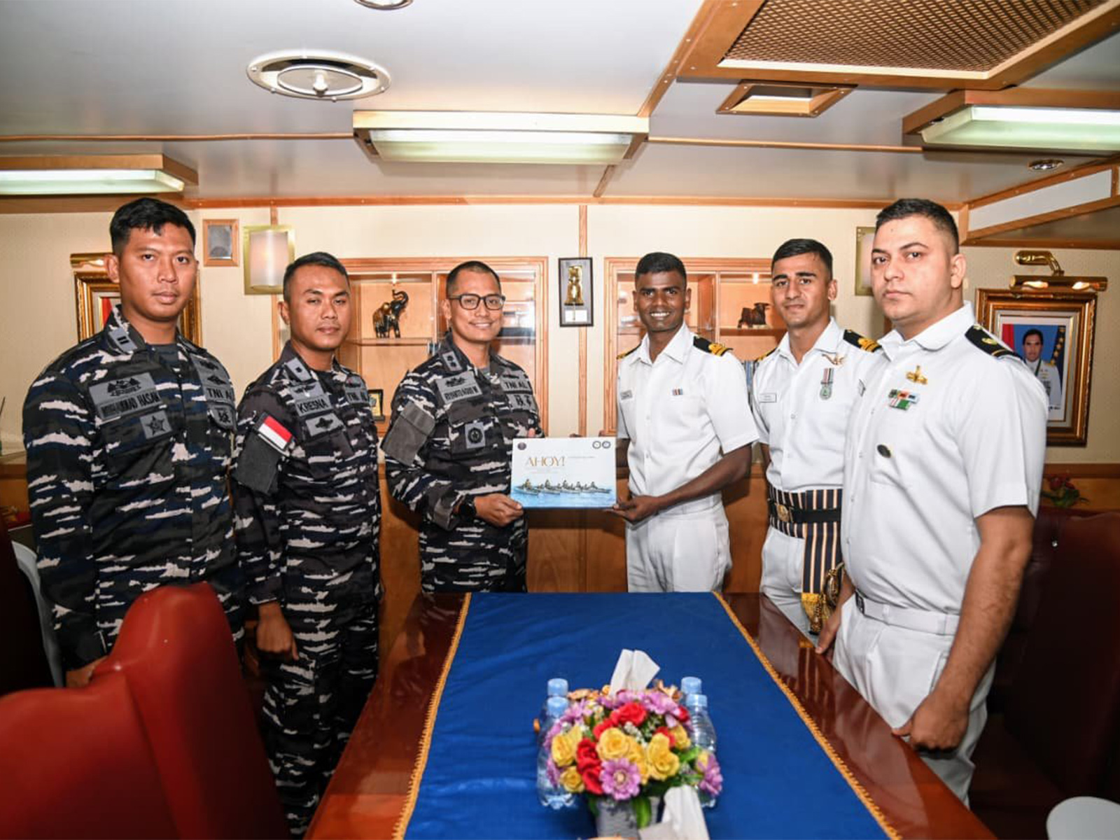 Indonesian Navy personnel join Indian Navy in Vishakhapatnam (Photo/@IN_HQENC)
