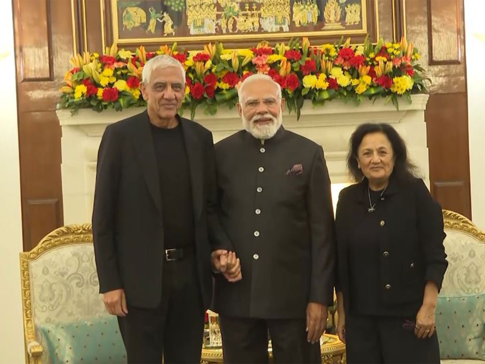 Founder of Sun Microsystem Vinod Khosla meets Prime Minister Narendra Modi (Image: PMO)