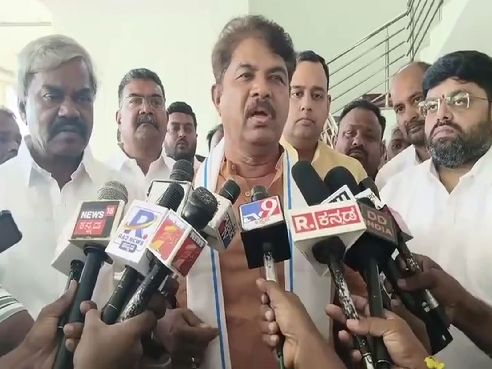 BJP leader and LoP in Karnataka Legislative Assembly R Ashok (Photo/ANI)