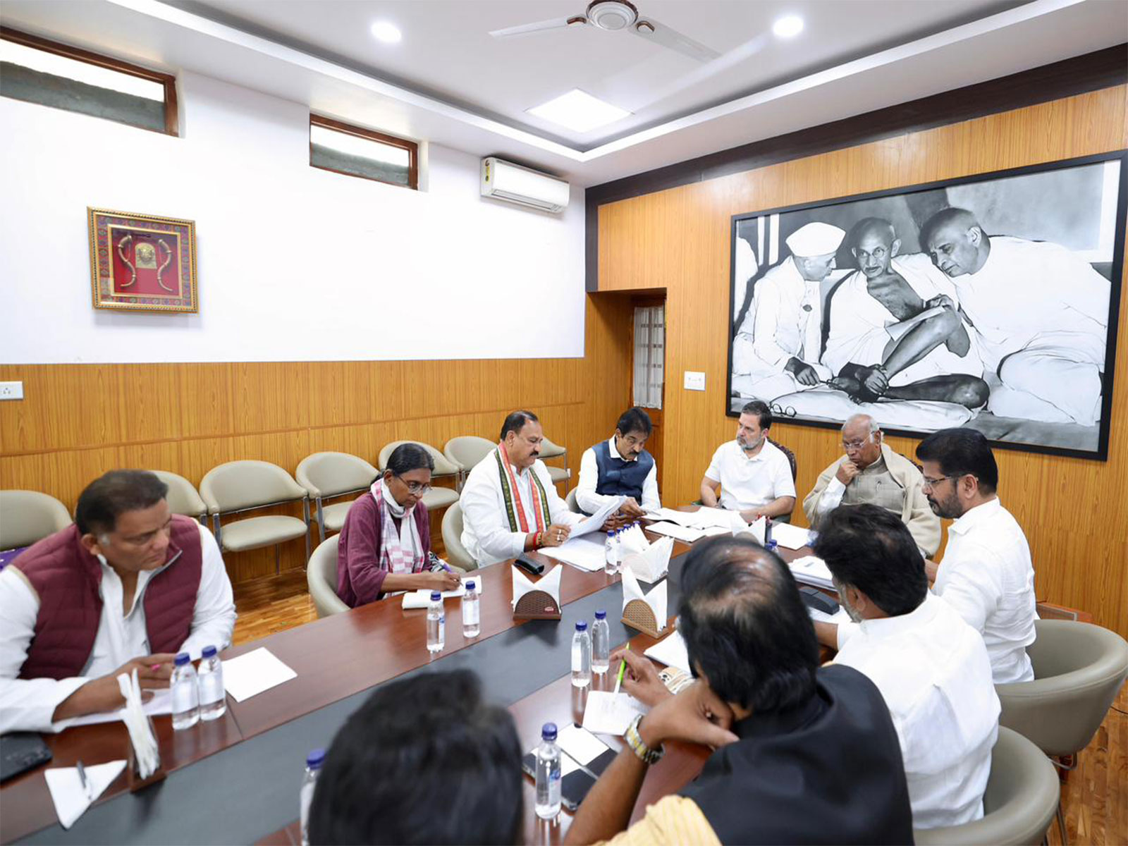 Congress top brass meets leaders from Telangana  (Photo/X/@INCTelangana)