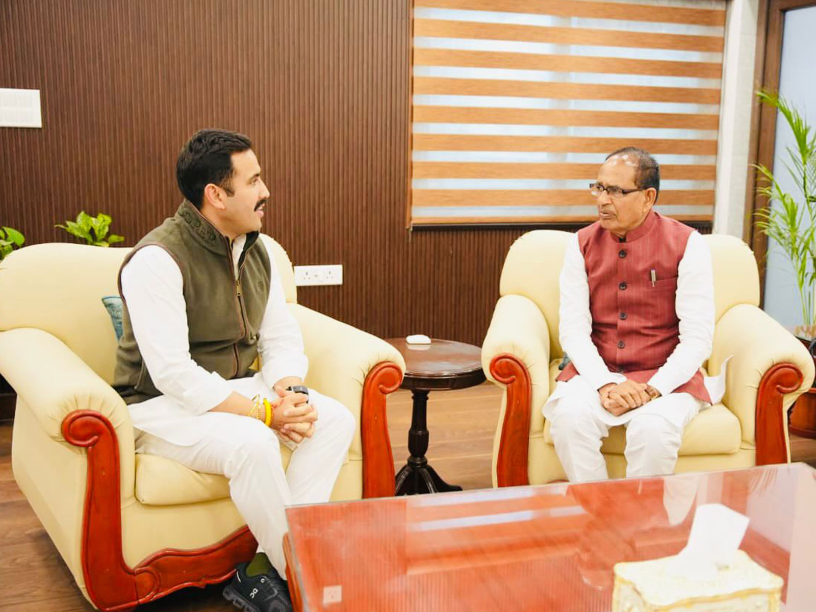 Himachal Minister Vikramaditya Singh meets Union Minister Shivraj Singh Chouhan (Photo/Himachal Public Works Department) 
