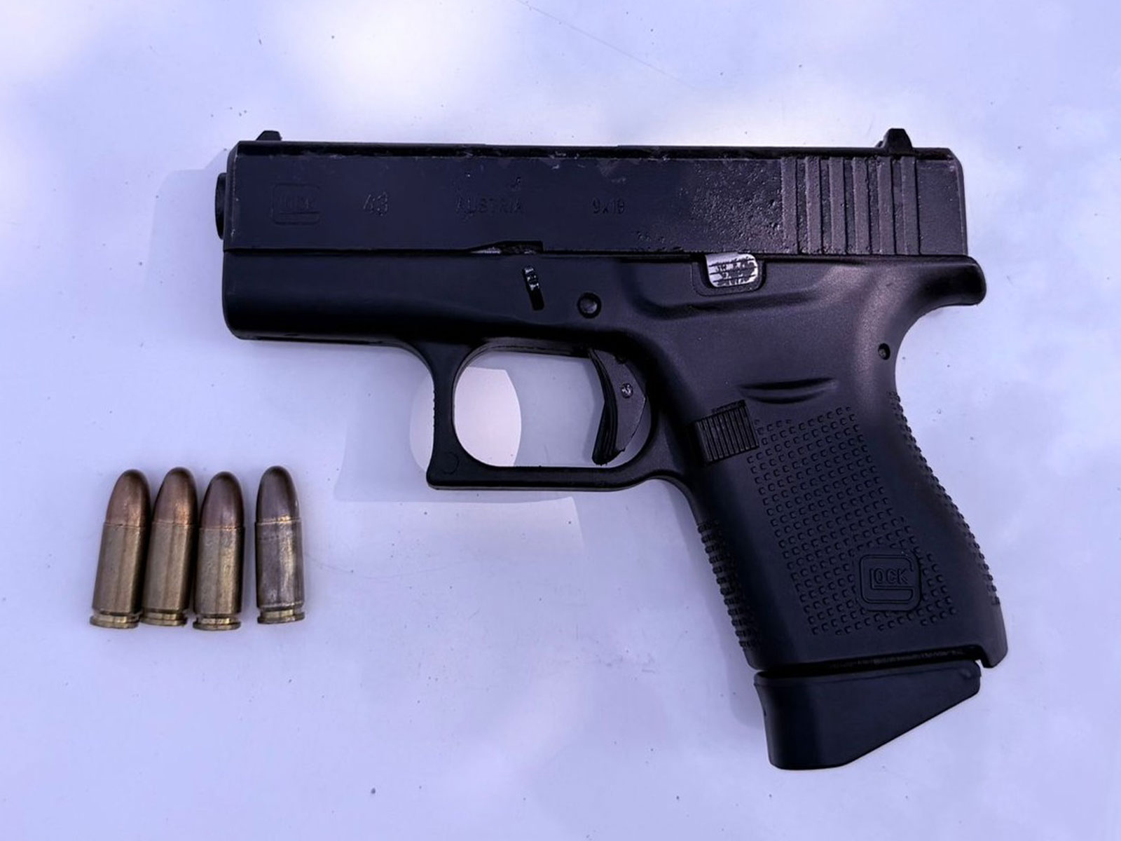 9mm Glock pistol, along with live cartridges seized during operation  (Photo/ @DGPPunjabPolice)