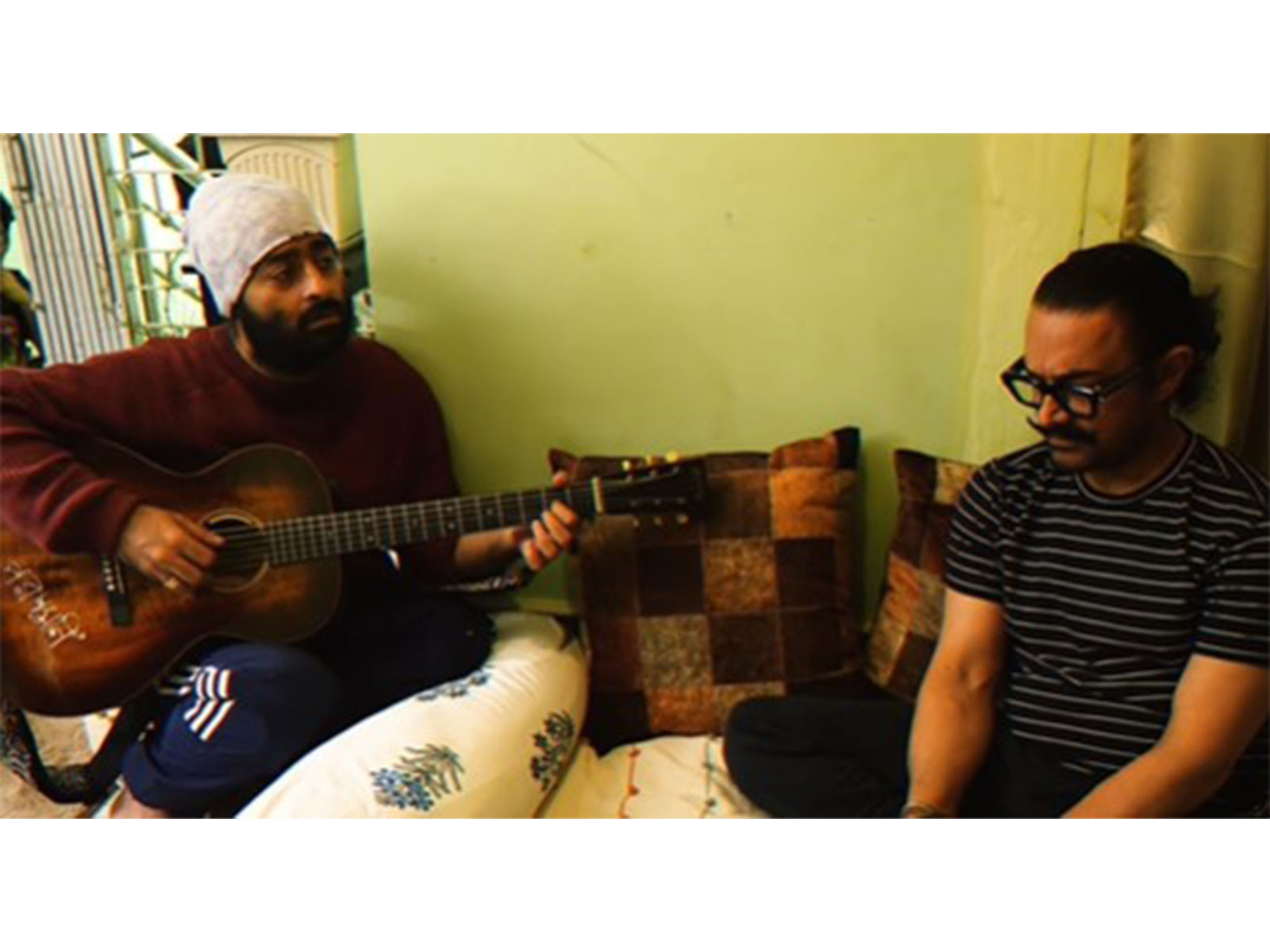 Singer Arijit Singh and actor Aamir Khan (Image source: Zee Music Company)