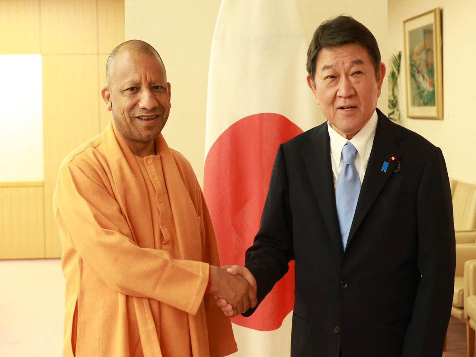 Chief Minister of Uttar Pradesh Yogi Adityanath  with Japan's Foreign Minister Toshimitsu Motegi (Photo: X@IndianEmbTokyo)