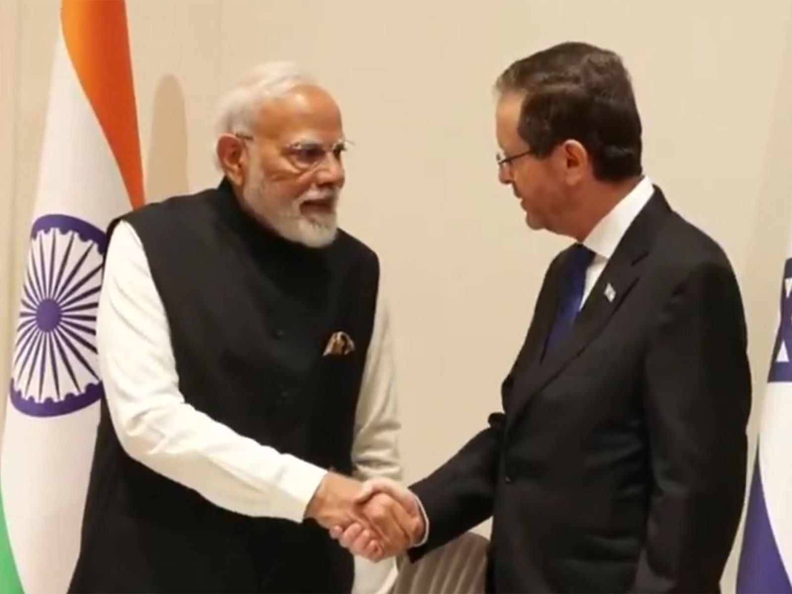 PM Modi meets Israeli President Herzog as part of his state visit (Photo/DD)