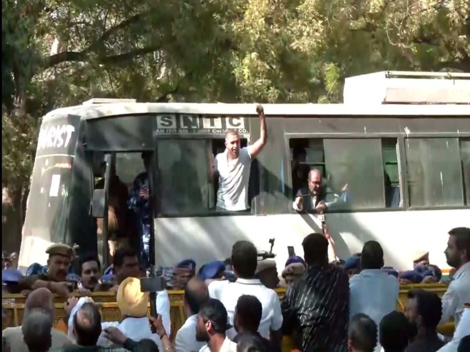 Delhi Police detains Congress workers protesting arrest of IYC Chief Uday Bhanu Chib (Photo/ANI)