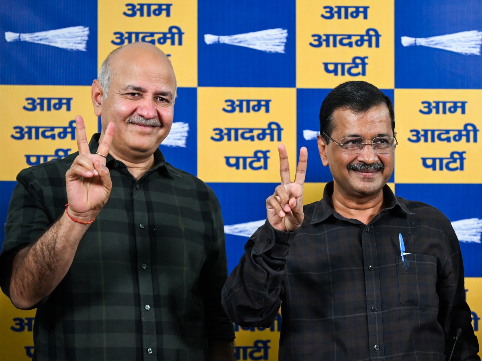 Manish Sisodia and Arvind Kejriwal aftetr Delhi Court discharged them in Delhi Excise Policy case (Photo/ANI)