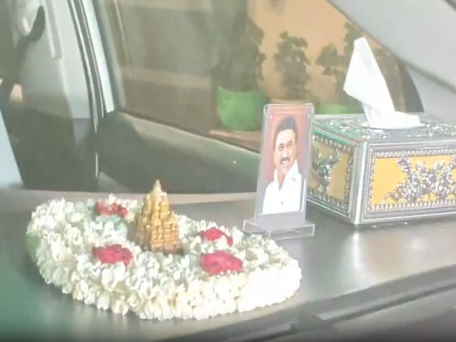 Chief MInister MK Stalin's photo replaced that of Jayalalithaa in Panneerselvam's car (Photo/ANI)