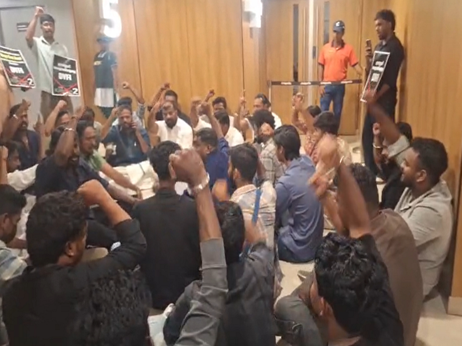 DYFI Protest in Mall of Travancore (Photo/ANI)