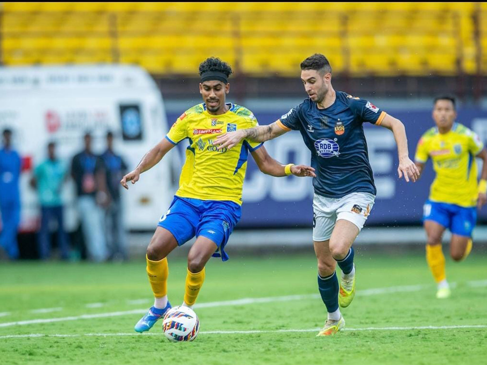 Inter Kashi and Kerala Blasters in action. (Photo: ISL)
