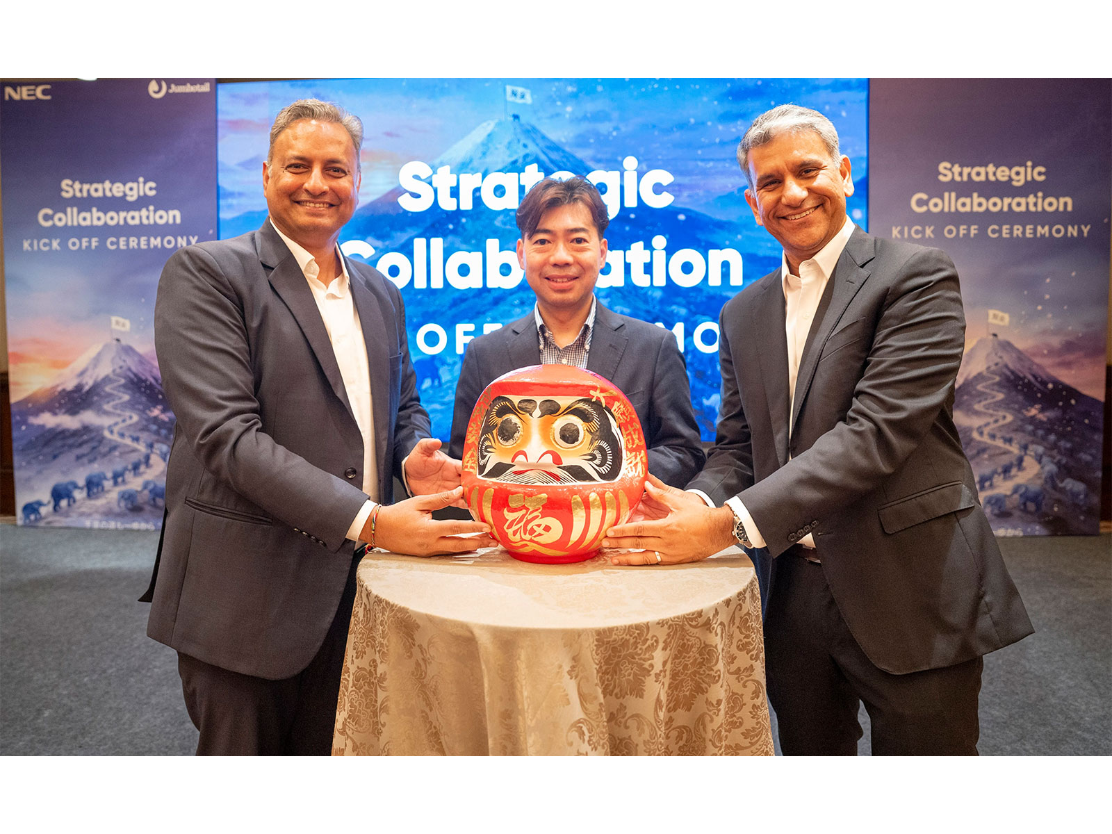 L- R: Jumbotail Co-Founder and CEO S.Karthik Venkateswaran, NEC Corporate SVP Managing Director, Retail Solutions Division Sadao Kimura, Jumbotail Co-Founder and COO Ashish Jhina