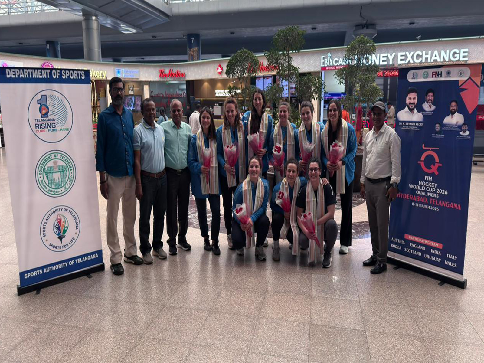 Italy Women's arrives in Hyderabad (Photo: Hockey India)