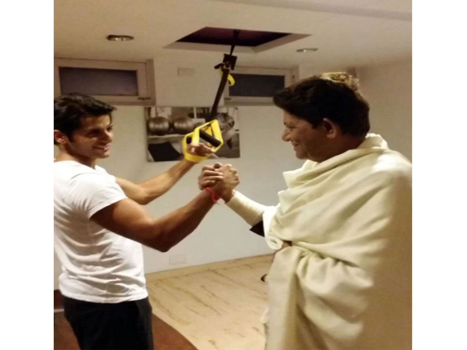 Karanvir's father Mahendra Bohra died (Image source: Karanvir's instagram)