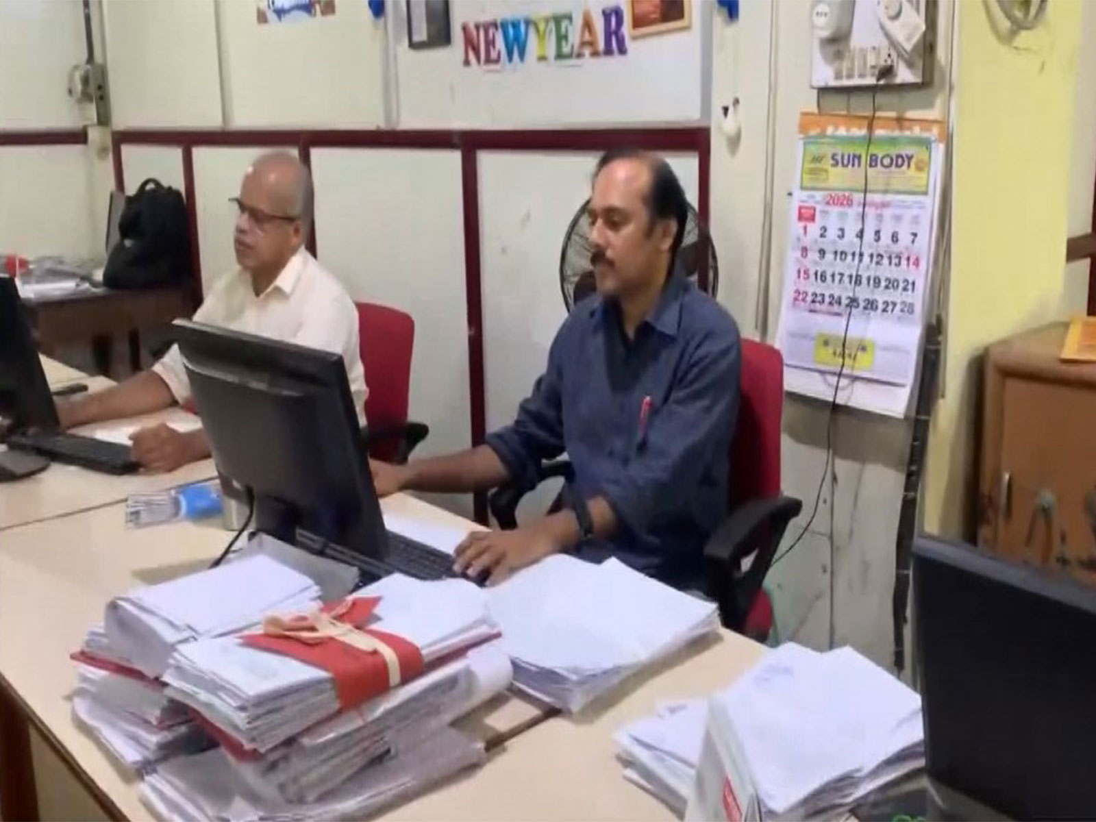 Kerala Motor staff protest promotion curtailment in their deptartment (Photo/ANI)
