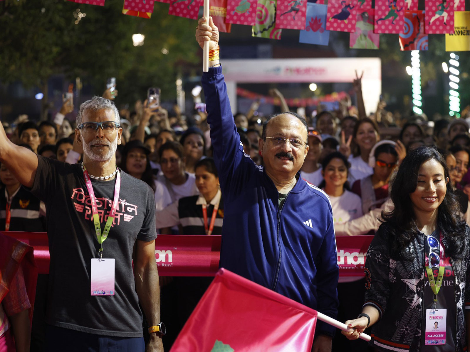 Milind Soman (L) (Photo: Pinkathon)