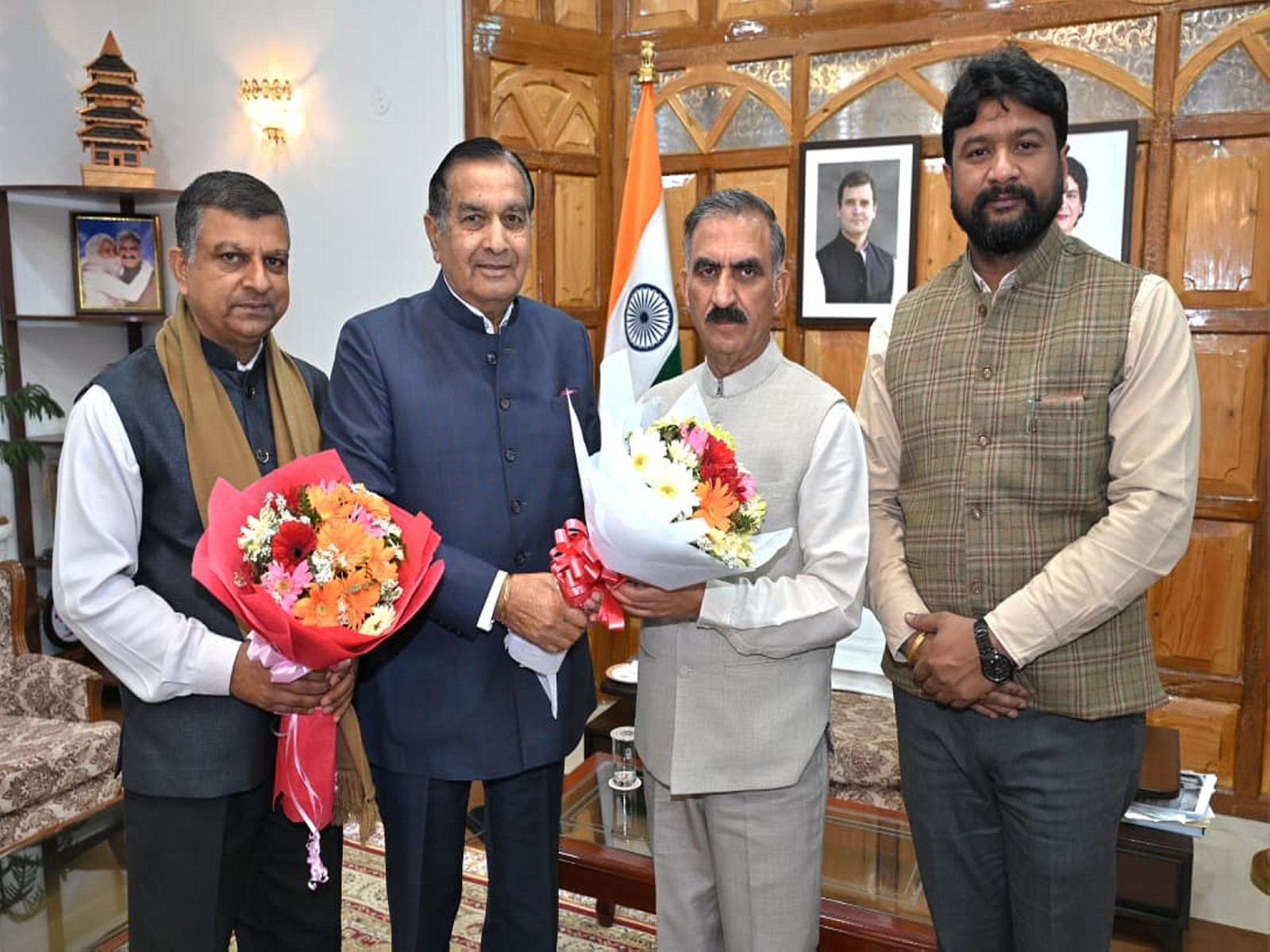 Chief Minister Thakur Sukhvinder Singh Sukhu with SC Commission members during the meeting at Oak Over, Shimla (Photo/Himachal CMO)
