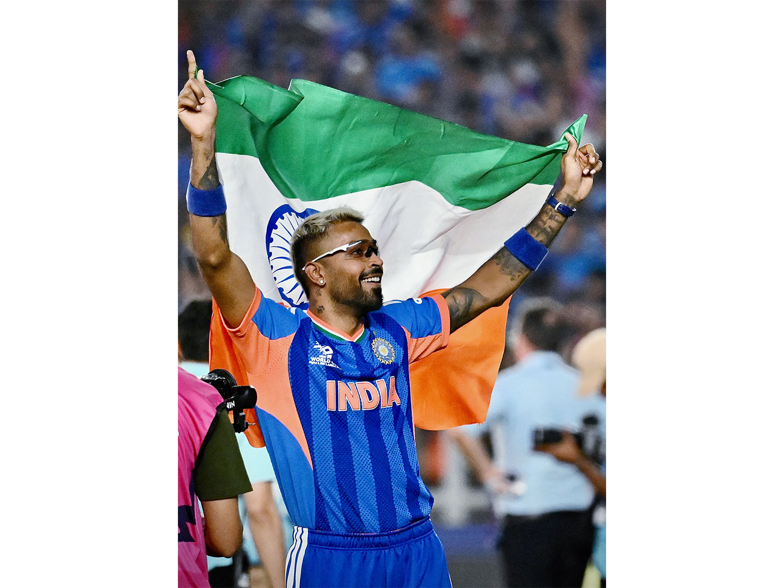 Hardik Pandya with Indian flag (Photo: ANI)
