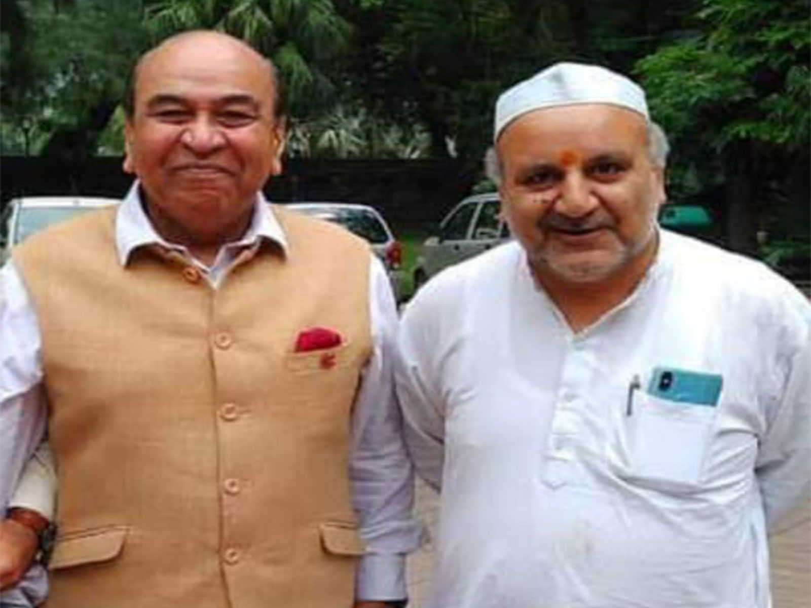 Lt Gen. (Retd) Ata Hasnain and Ravinder Pandita (Photo/Save Sharda commitee)