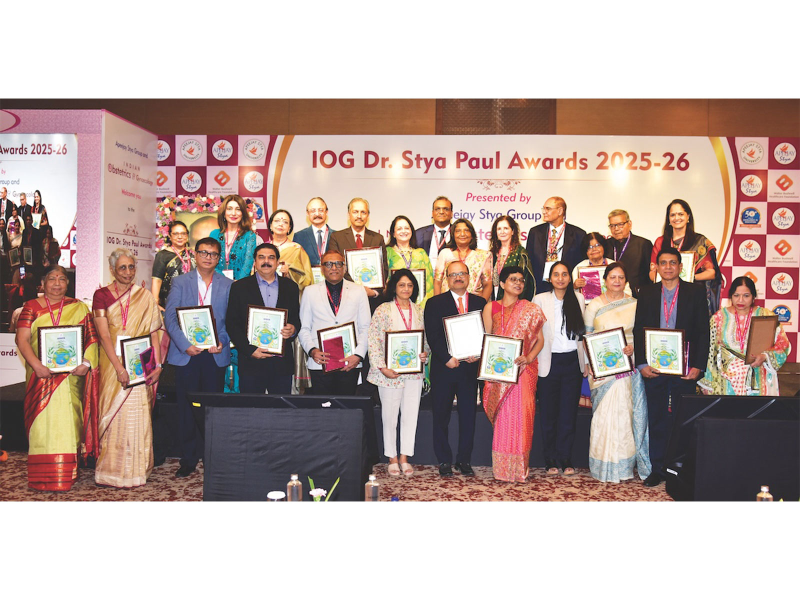 Top dignitaries of Obstetrics & Gynaecology fraternity, along with leadership of Apeejay Stya and Svran Group, comprising Mrs. Sushma Paul Berlia, Mr. Nishant Berlia, and Dr. Neha Berlia.
