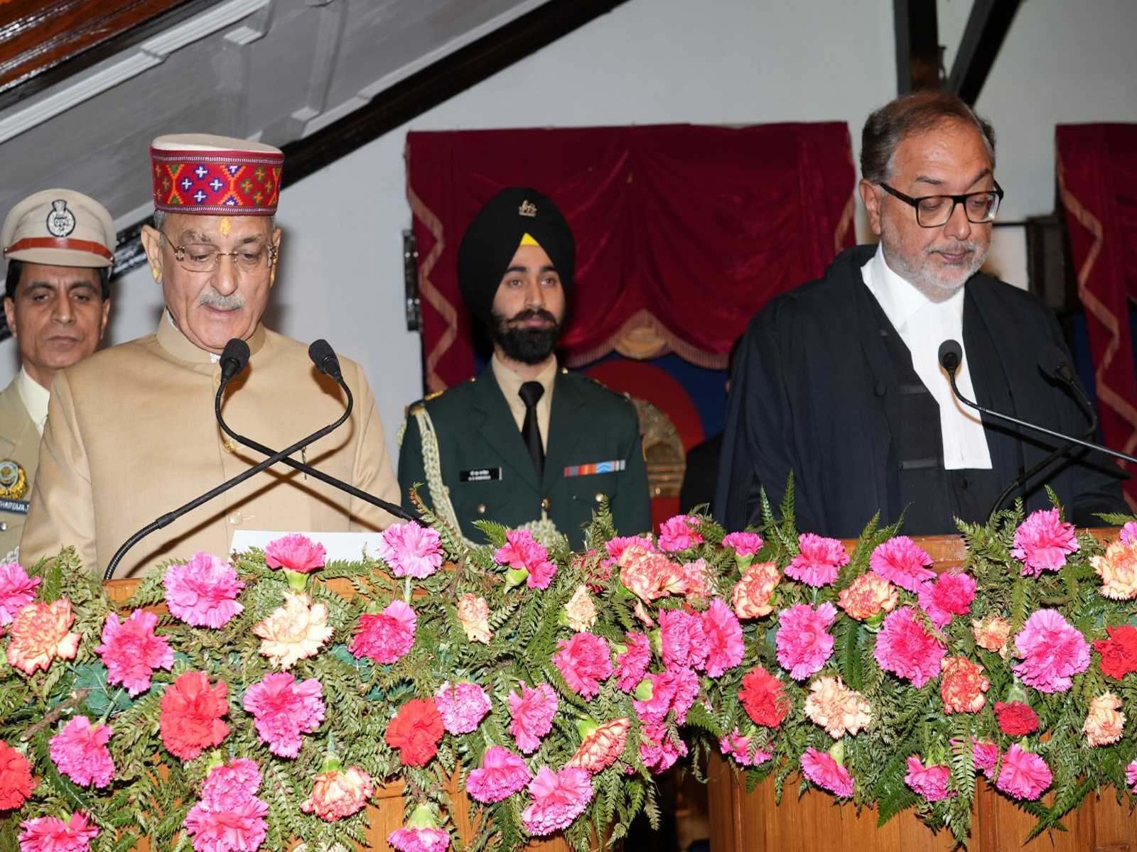 Kavinder Gupta (left) sworn in as Himachal Pradesh Governor by HP Chief Justice  Gurmeet Singh Sandhawalia (Photo/ANI)