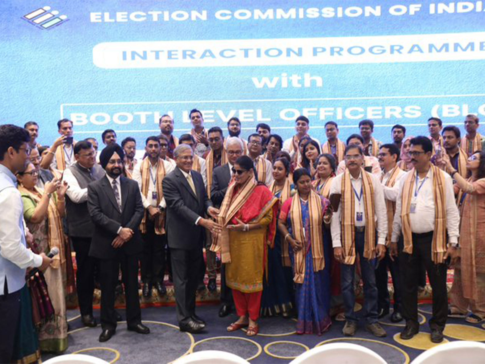 ECI felicitates SVEEP Icon Lisa Banerjee ahead of Bengal polls (Photo:X@ECISVEEP)