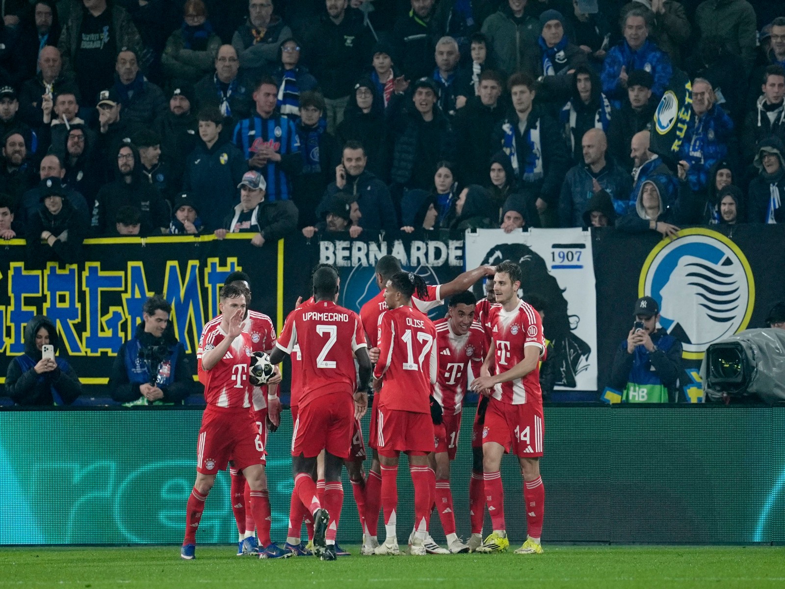 Bayern Munich players celebrating (Photo: Reuters)