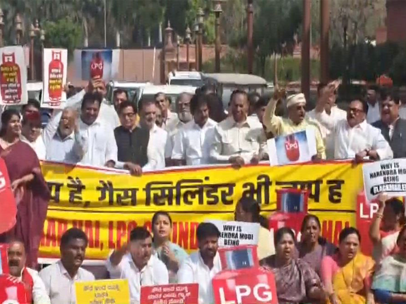 Opposition protests LPG gas cylinder shortage in Parliament premises.(Photo/ANI)