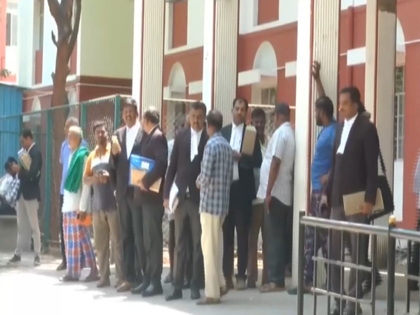 Mandya Court evacuated after recieving bomb threat (Photo/ANI)