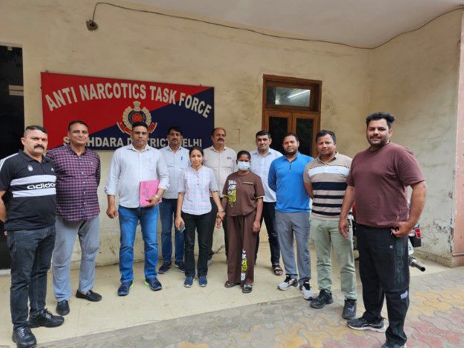 ANTF with the arrested woman drug peddler (Photo/ANI)