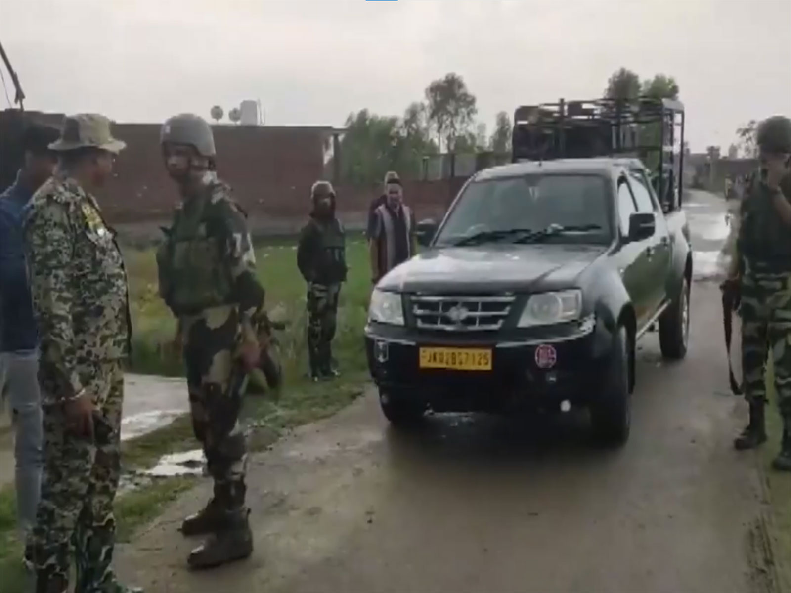  Jammu Police and BSF 101 Battalion recover 2 kg heroin (Photo/ANI)